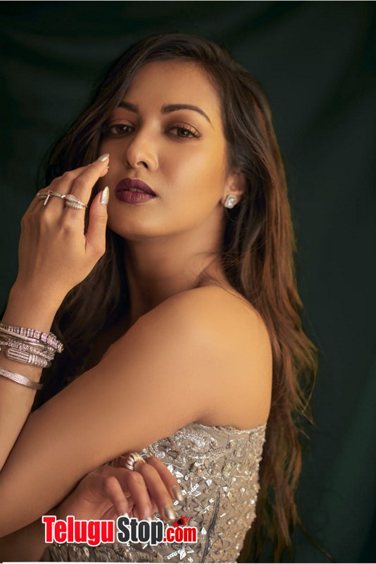 Catherine tresa beautiful images-Catherinetresa, Catherine Tresa Photos,Spicy Hot Pics,Images,High Resolution WallPapers Download